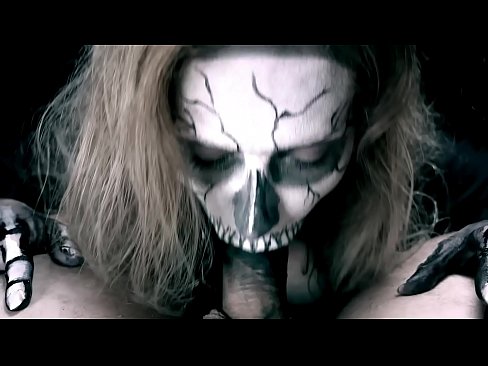 ❤️ Ragazza demonia chì succhia u cazzo cù a so bocca nera è ingoia cum. Sluts à co.hentaisea-com.ru