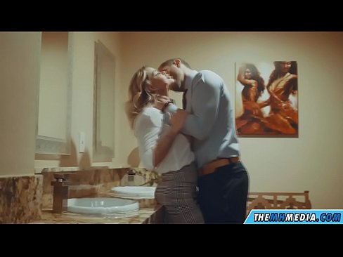 ❤️ Quandu una bionda tettona ti seduce in un bagnu publicu Sluts à co.hentaisea-com.ru